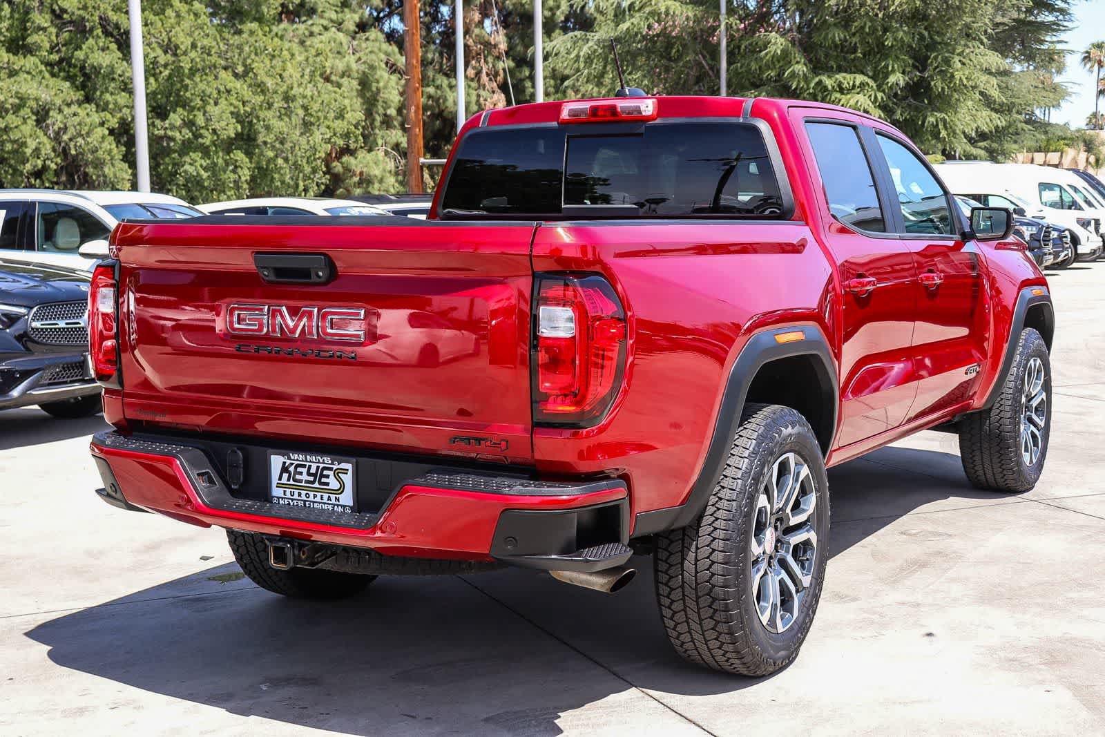 Used 2024 GMC Canyon AT4 w/ Canyon Safety Plus Package AWD/4WD image 4