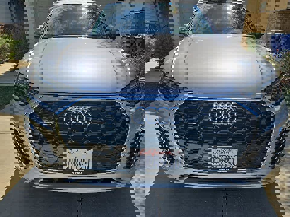 Used 2022 Audi Q5 2.0T Premium w/ Convenience Package image 3