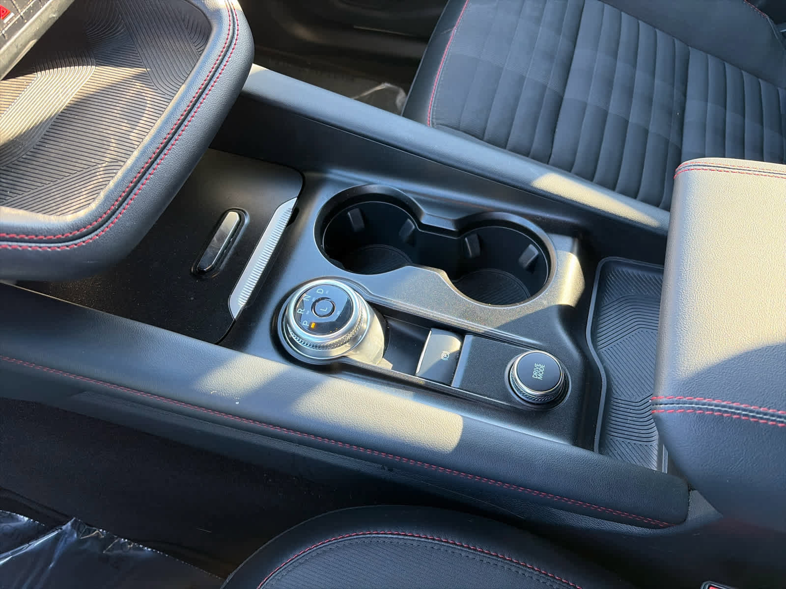 Used 2025 Ford Explorer ST-Line image 18