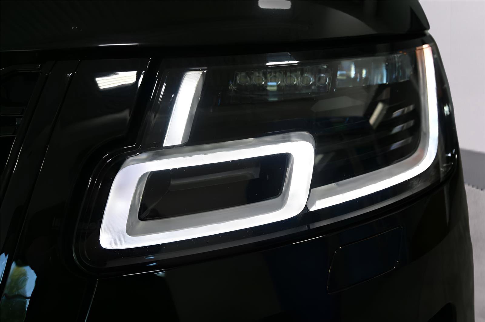 Used 2019 Land Rover Range Rover HSE AWD/4WD image 38