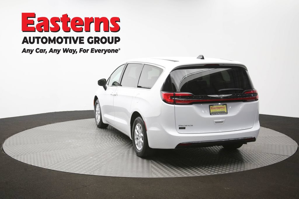 Used 2023 Chrysler Pacifica Touring-L FWD image 67