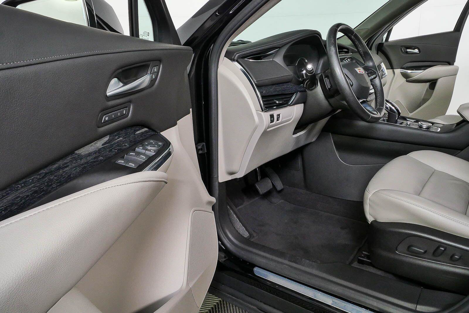 Certified 2023 Cadillac XT4 Premium Luxury w/ Cold Weather Package AWD/4WD image 7
