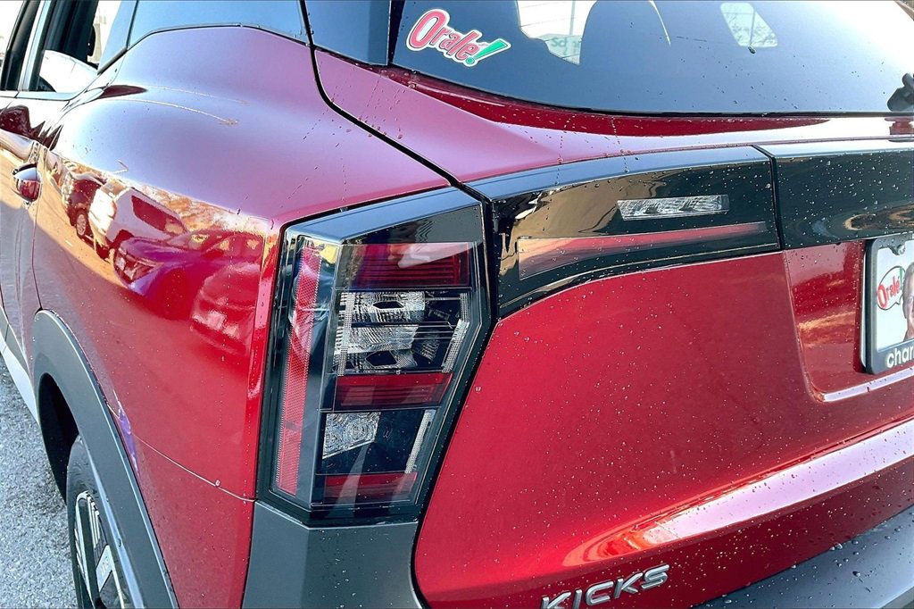 Used 2025 Nissan Kicks SV image 28