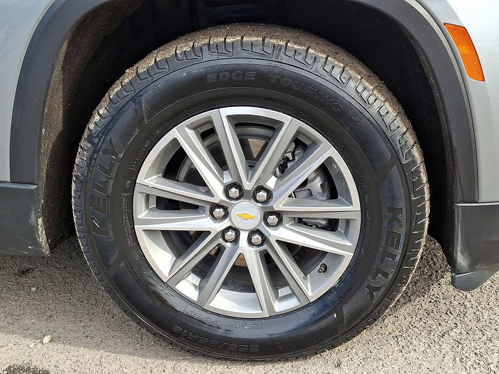 Used 2023 Chevrolet Traverse LT image 10