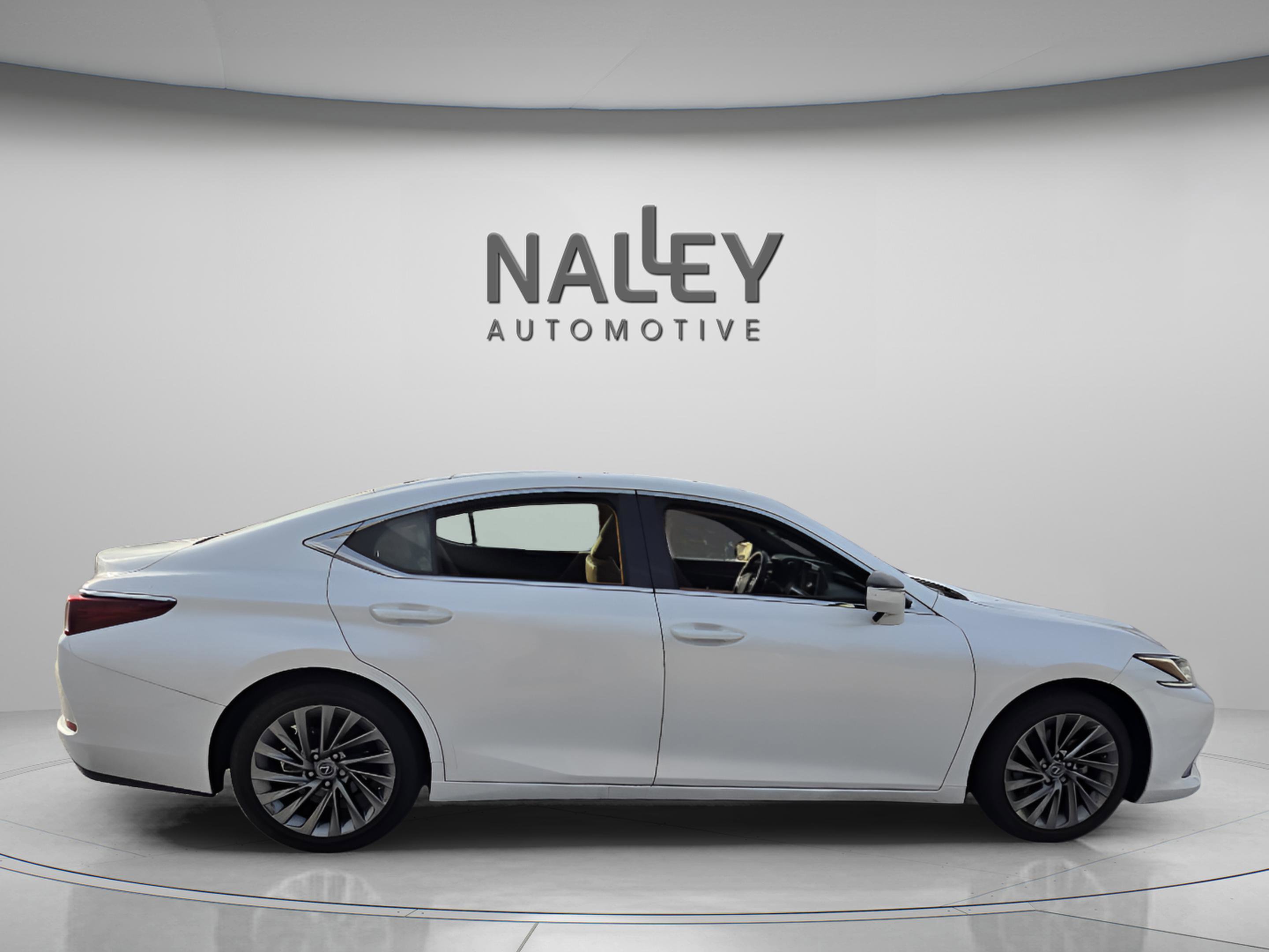 Used 2024 Lexus ES 350 w/ Luxury Package image 6