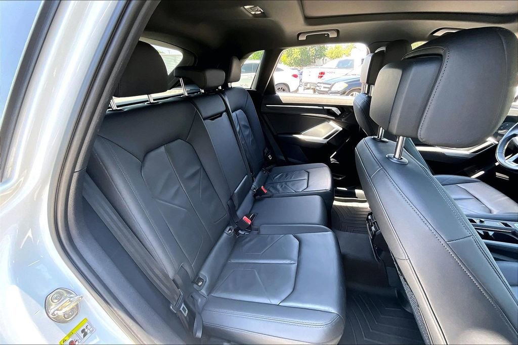Used 2020 Audi Q3 2.0T Premium Plus w/ Premium Plus Package AWD/4WD image 21