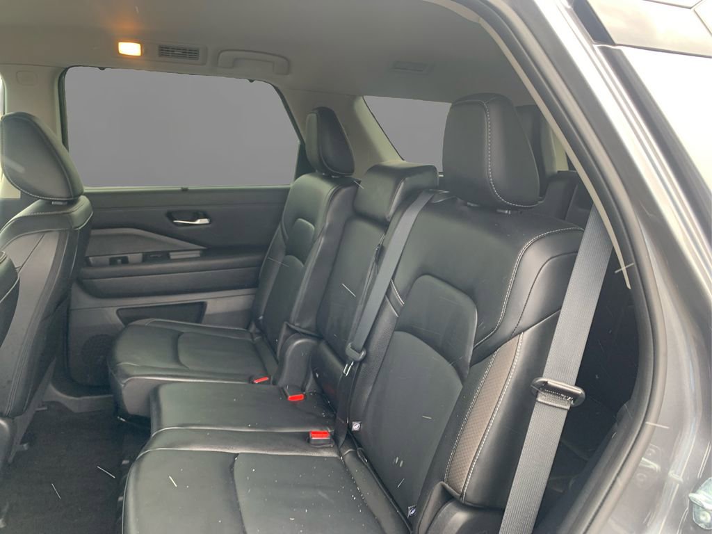 Certified 2023 Nissan Pathfinder SL w/ Lighting Package (N92) image 10