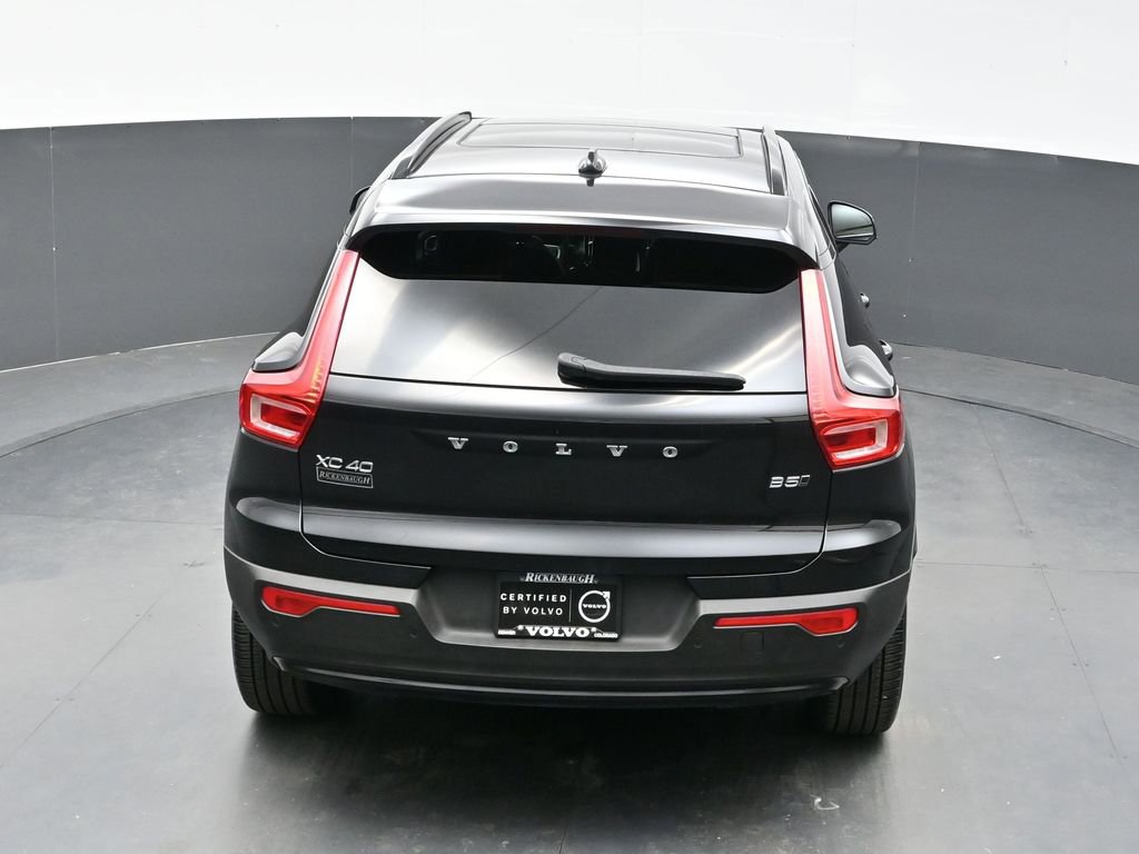 Used 2025 Volvo XC40 B5 Plus image 32