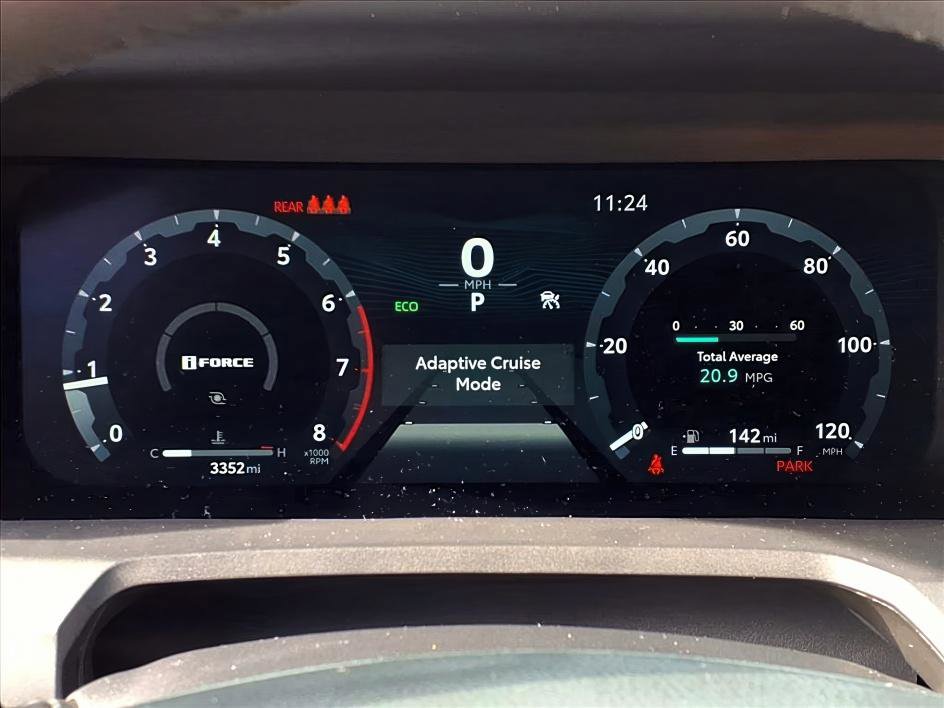 Certified 2025 Toyota Tacoma TRD Off-Road image 24