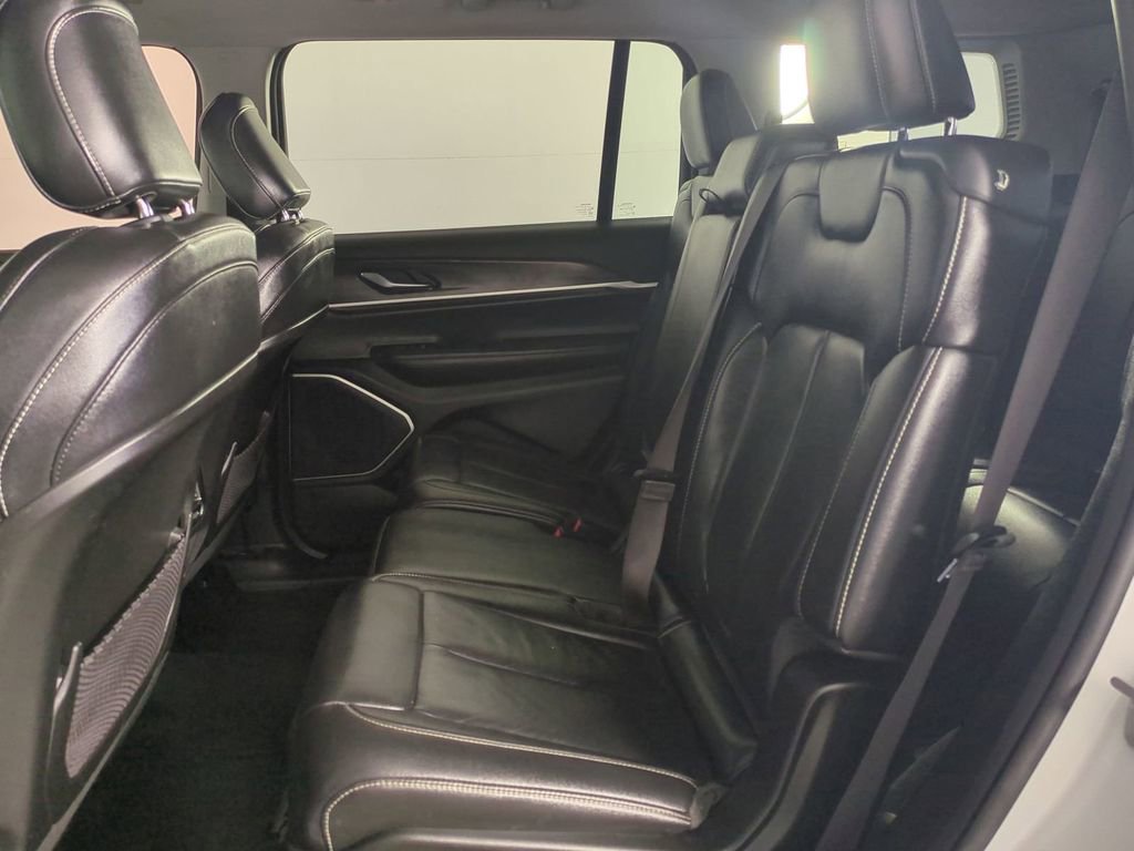 Used 2022 Jeep Grand Cherokee L Limited RWD image 17