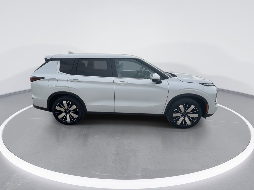 New 2026 Mitsubishi Outlander SE AWD/4WD image 9
