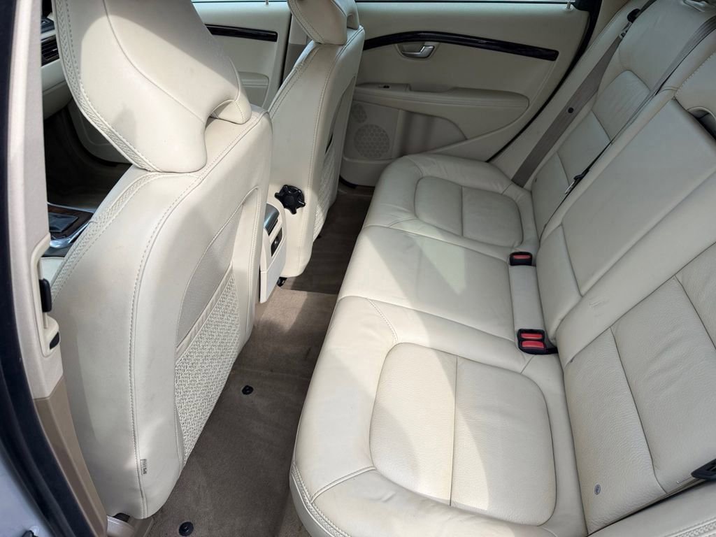 Used 2014 Volvo XC70 T6 image 12