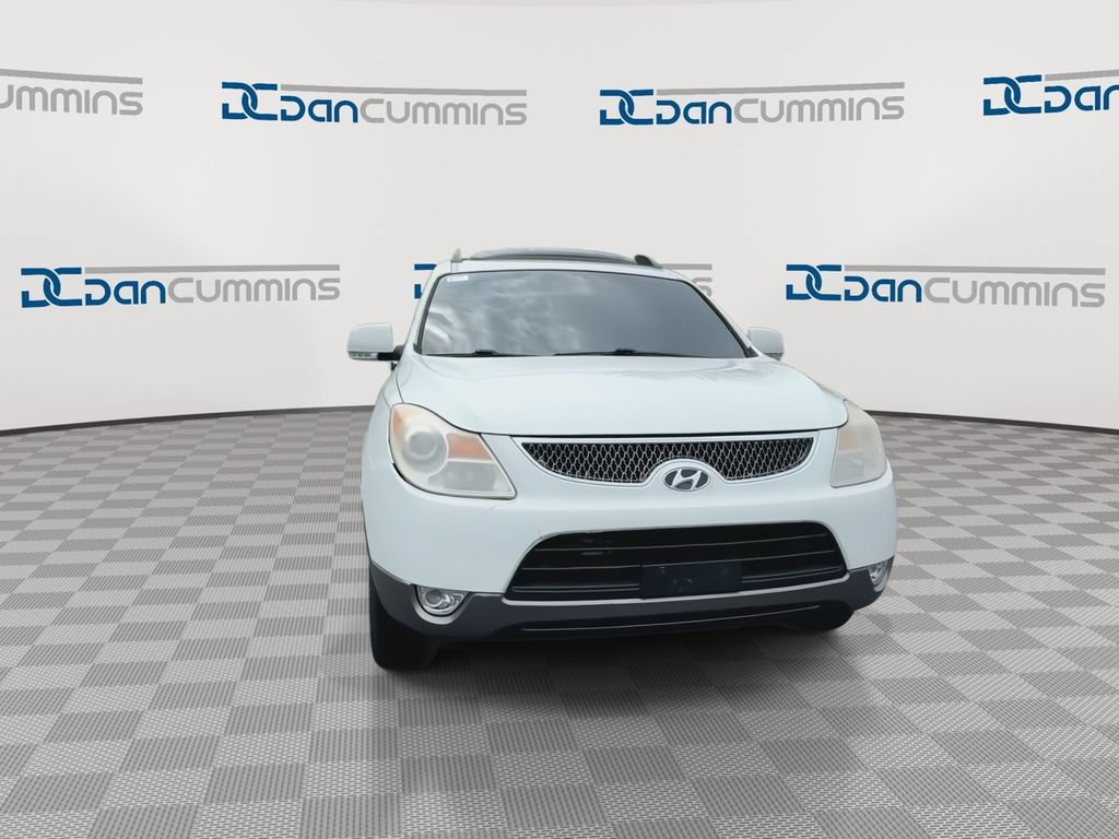 Used 2010 Hyundai Veracruz Limited w/ Rear Seat Entertainment Pkg 4 FWD image 3