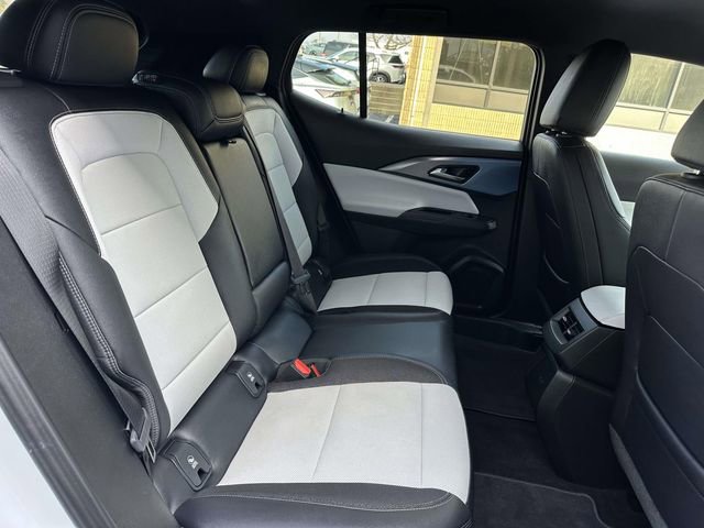 Used 2025 Chevrolet Equinox EV LT image 11