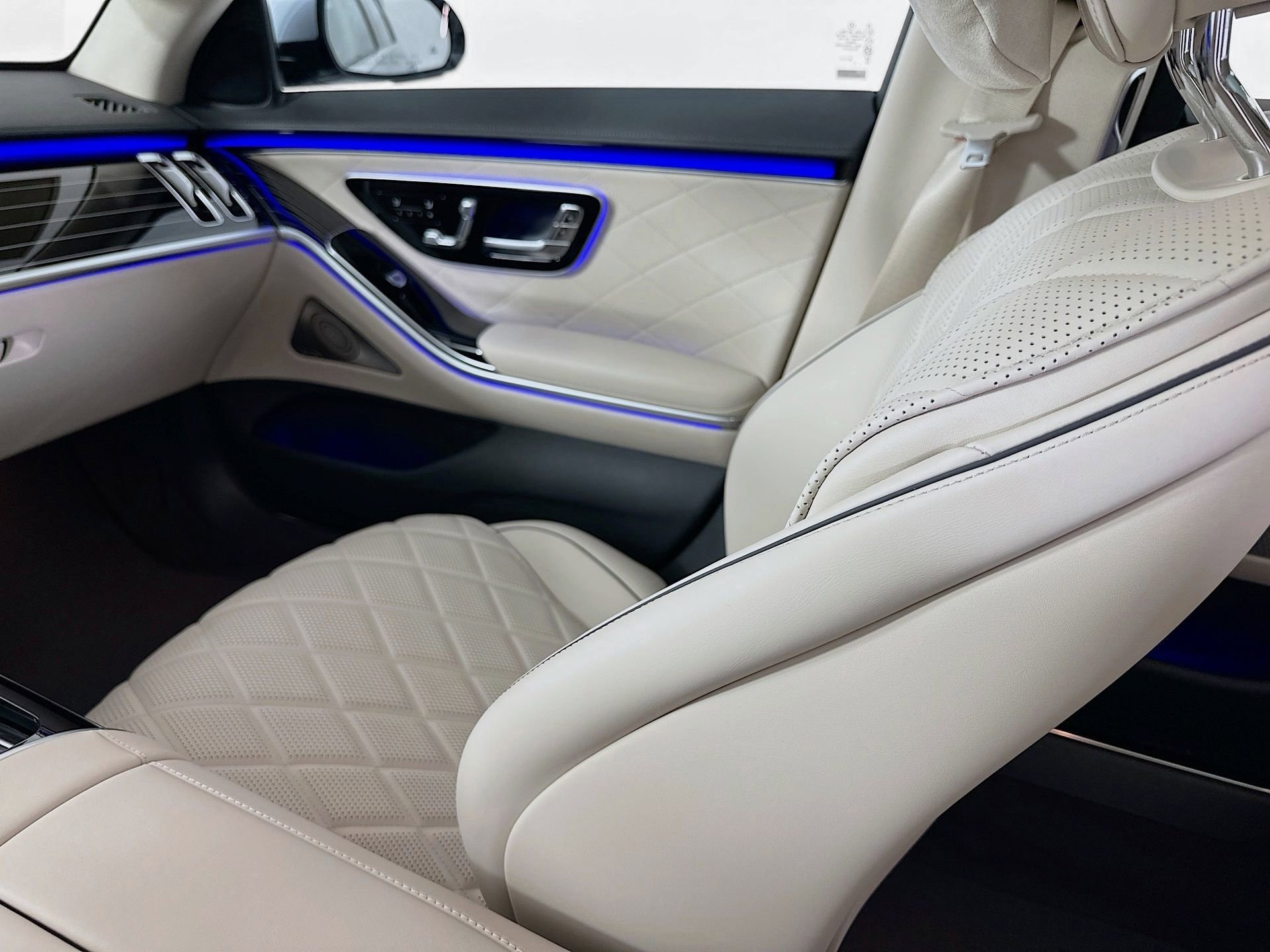 New 2026 Mercedes-Benz S 580e 4MATIC Sedan image 26