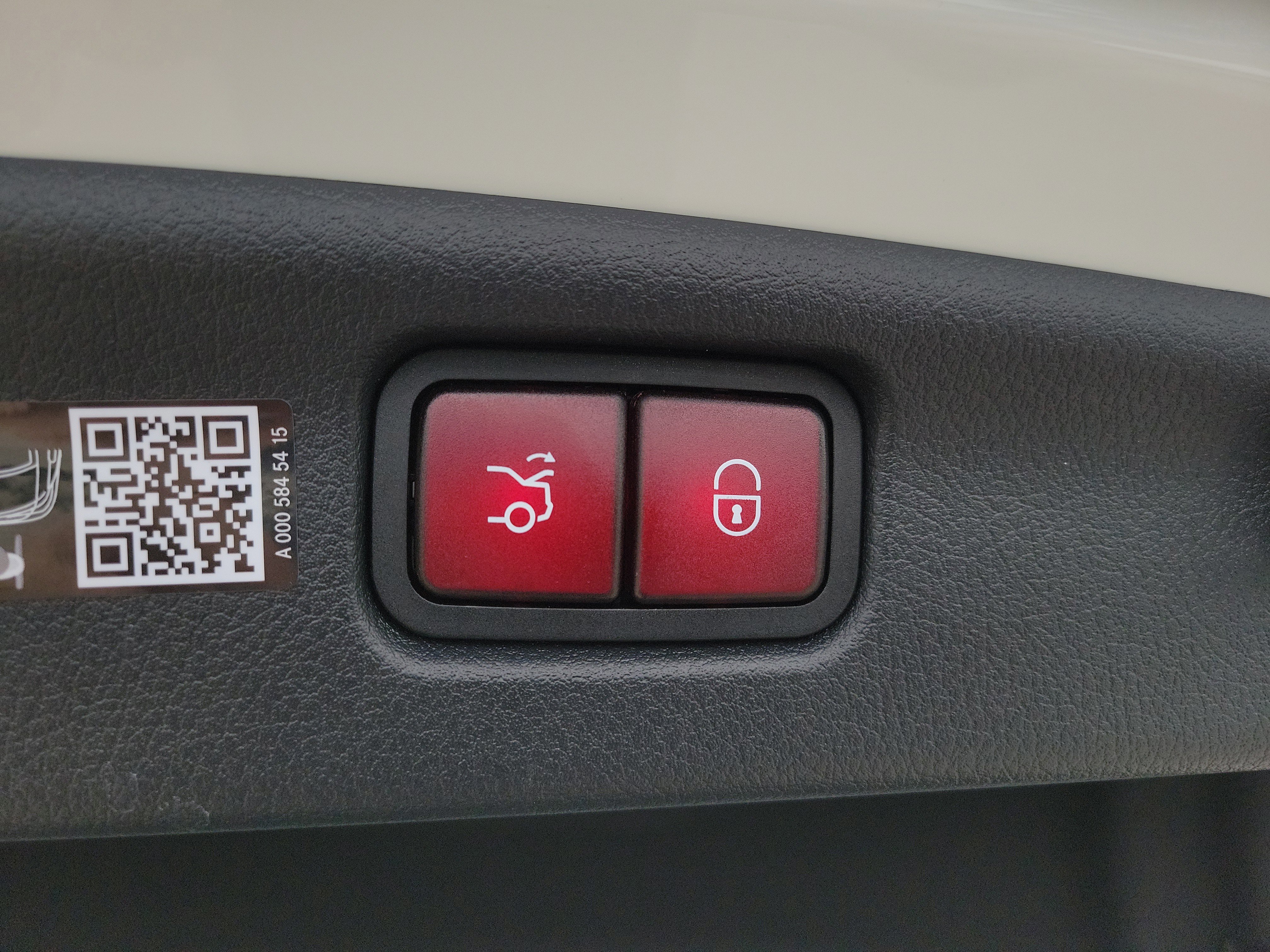 Certified 2025 Mercedes-Benz C 300 Sedan image 10