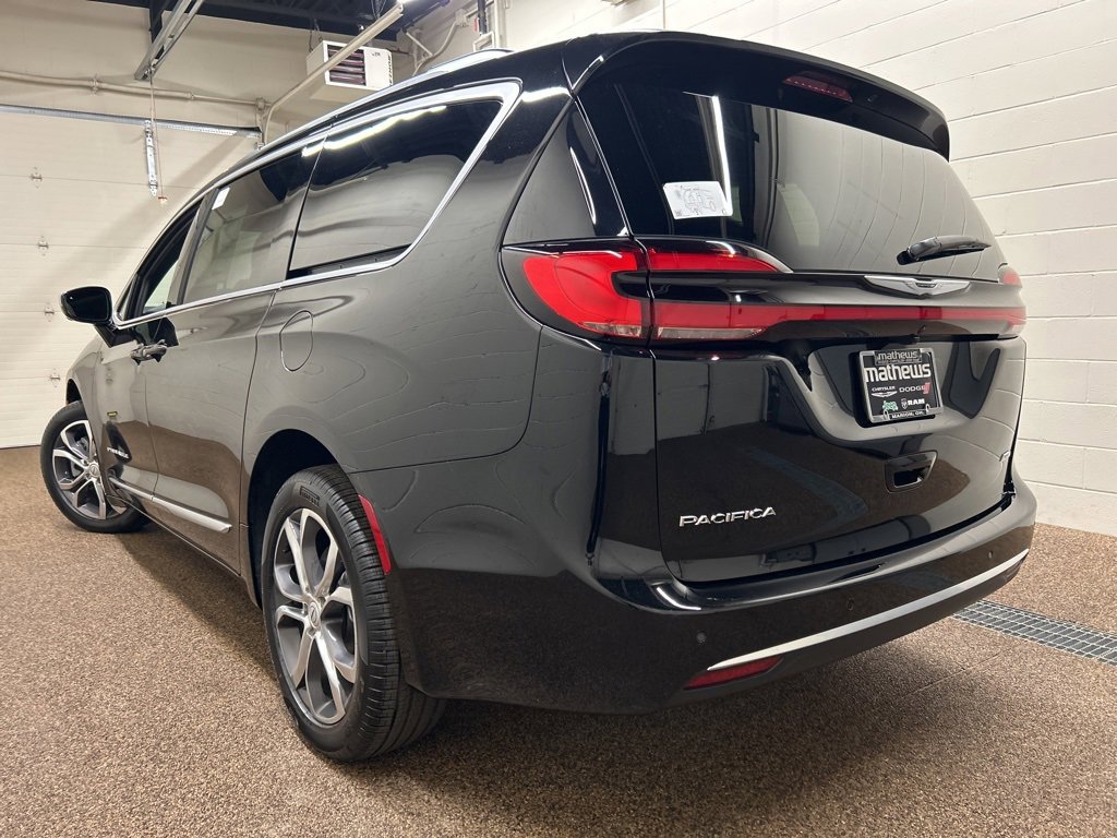 New 2026 Chrysler Pacifica Pinnacle image 4