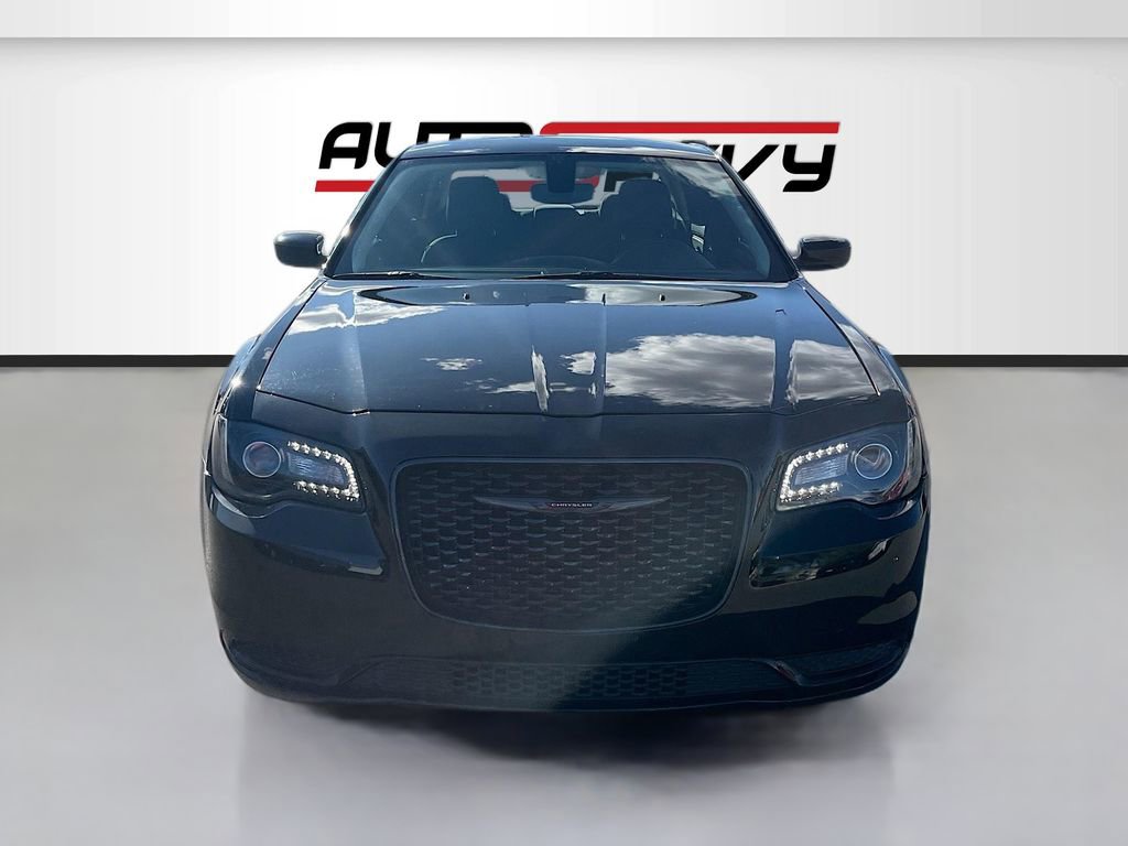 Used 2023 Chrysler 300 Touring w/ Sport Appearance Package RWD image 2
