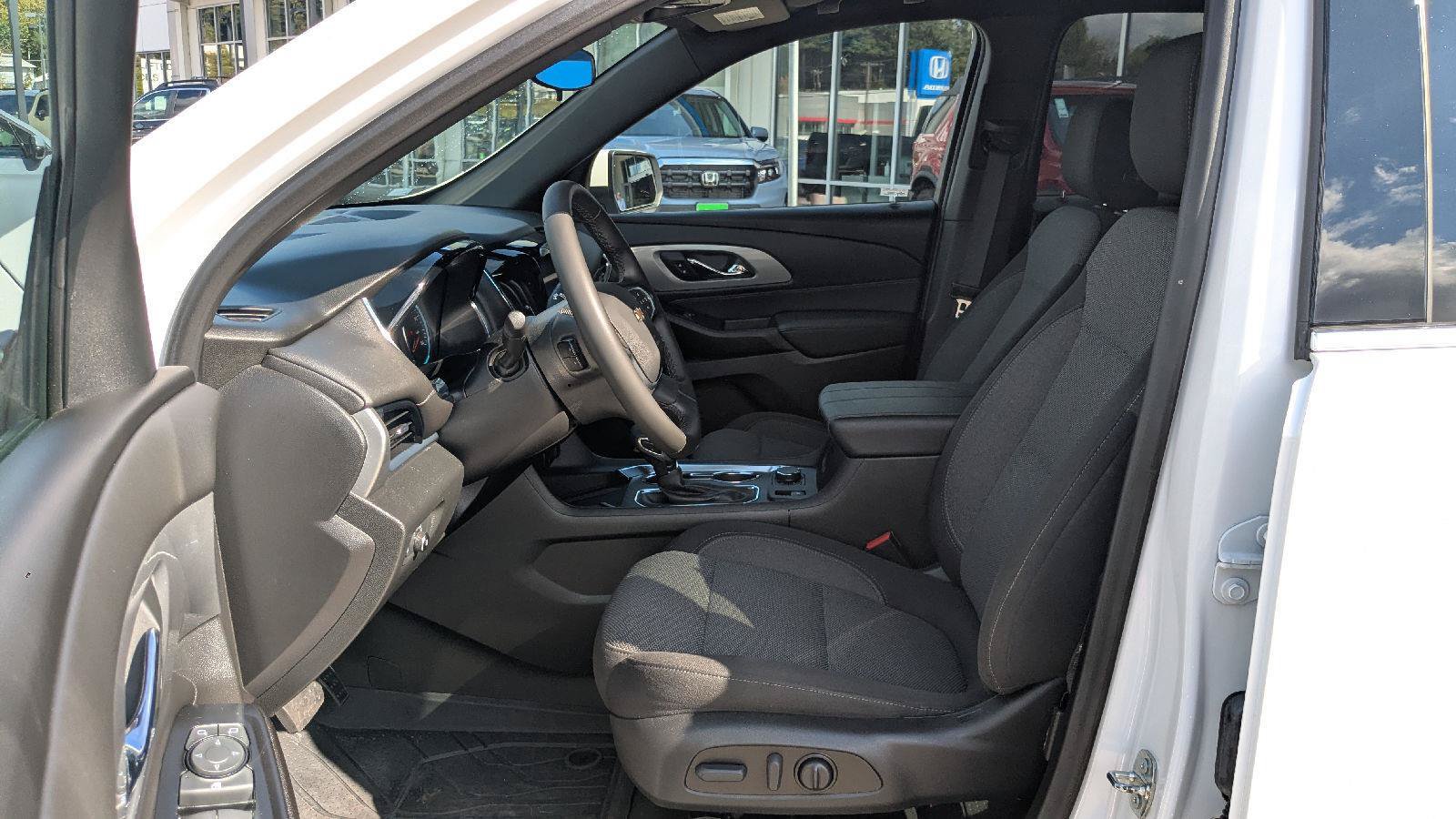 Used 2023 Chevrolet Traverse LT w/ LPO, Floor Liner Package AWD/4WD image 11