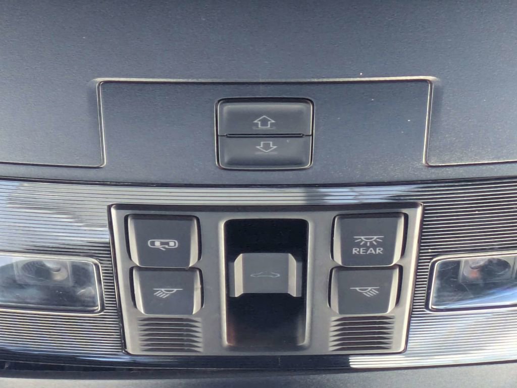 Used 2022 Volkswagen Tiguan SEL R-Line AWD/4WD image 24