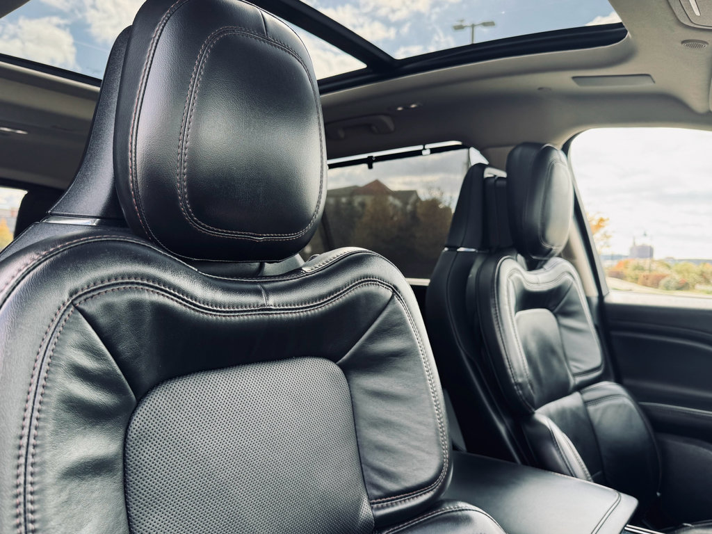 Used 2021 Lincoln Aviator Reserve w/ Equipment Group 202A image 23