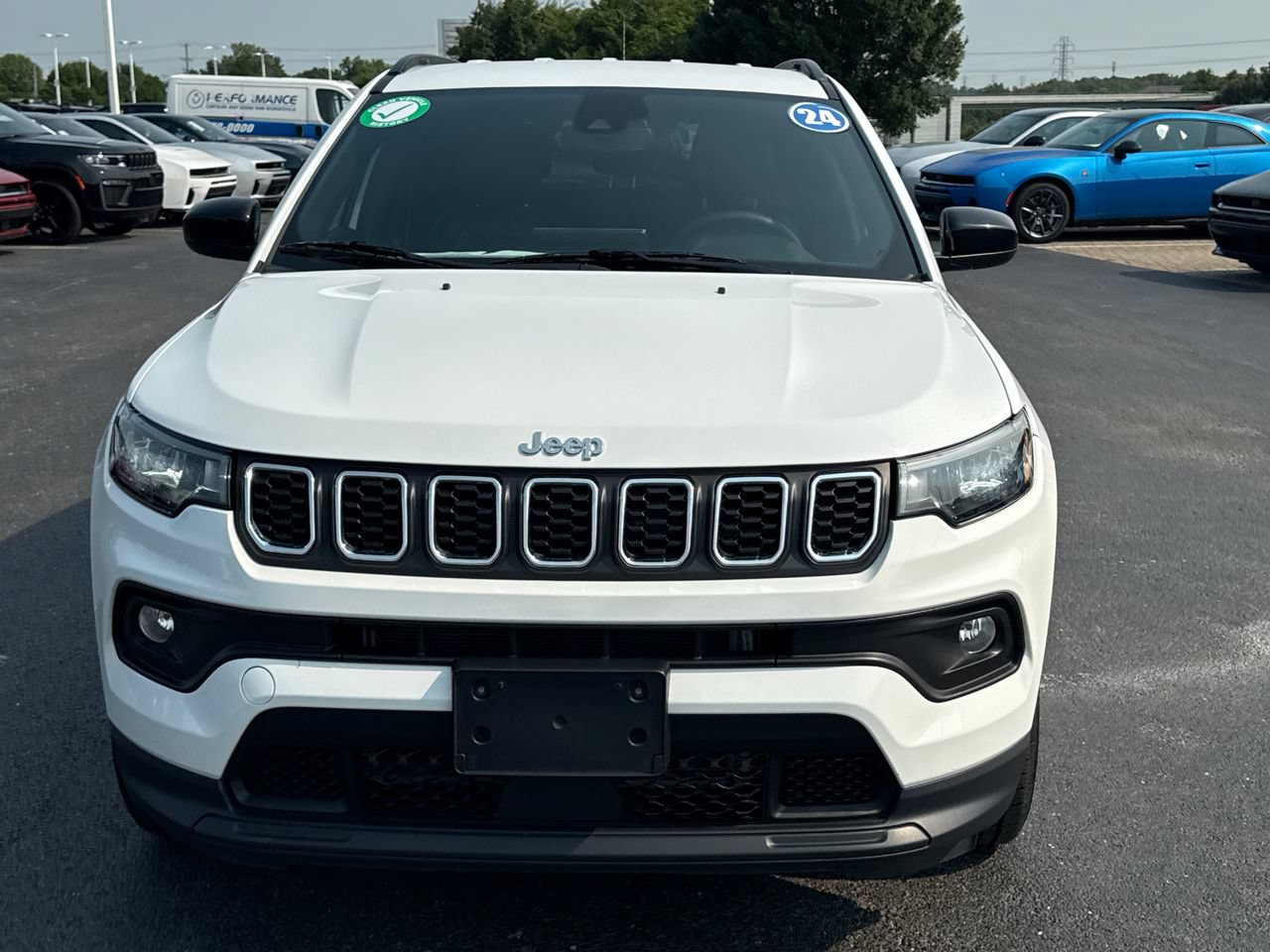 Used 2024 Jeep Compass Latitude AWD/4WD image 8