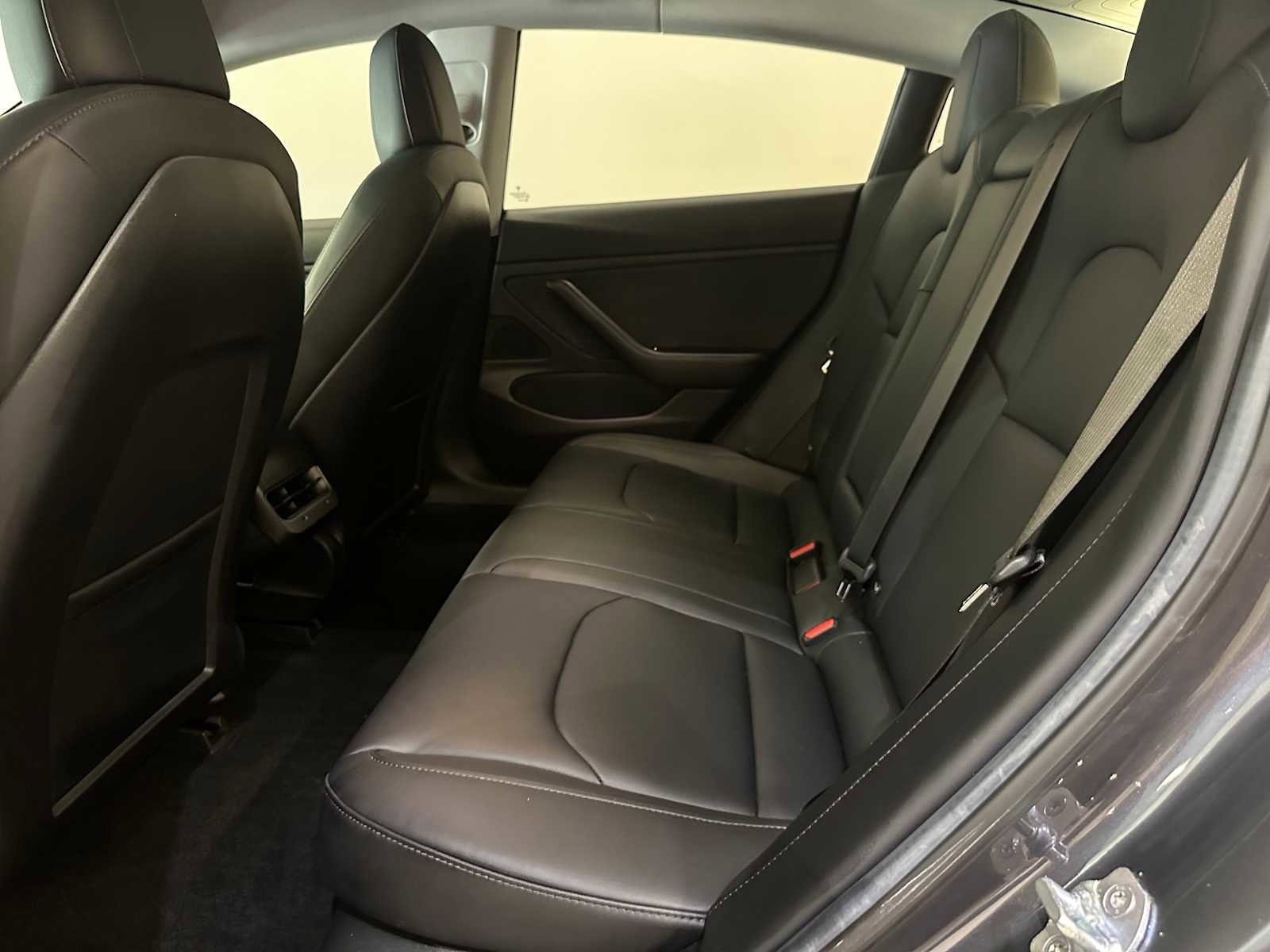 Used 2018 Tesla Model 3 Long Range RWD image 27