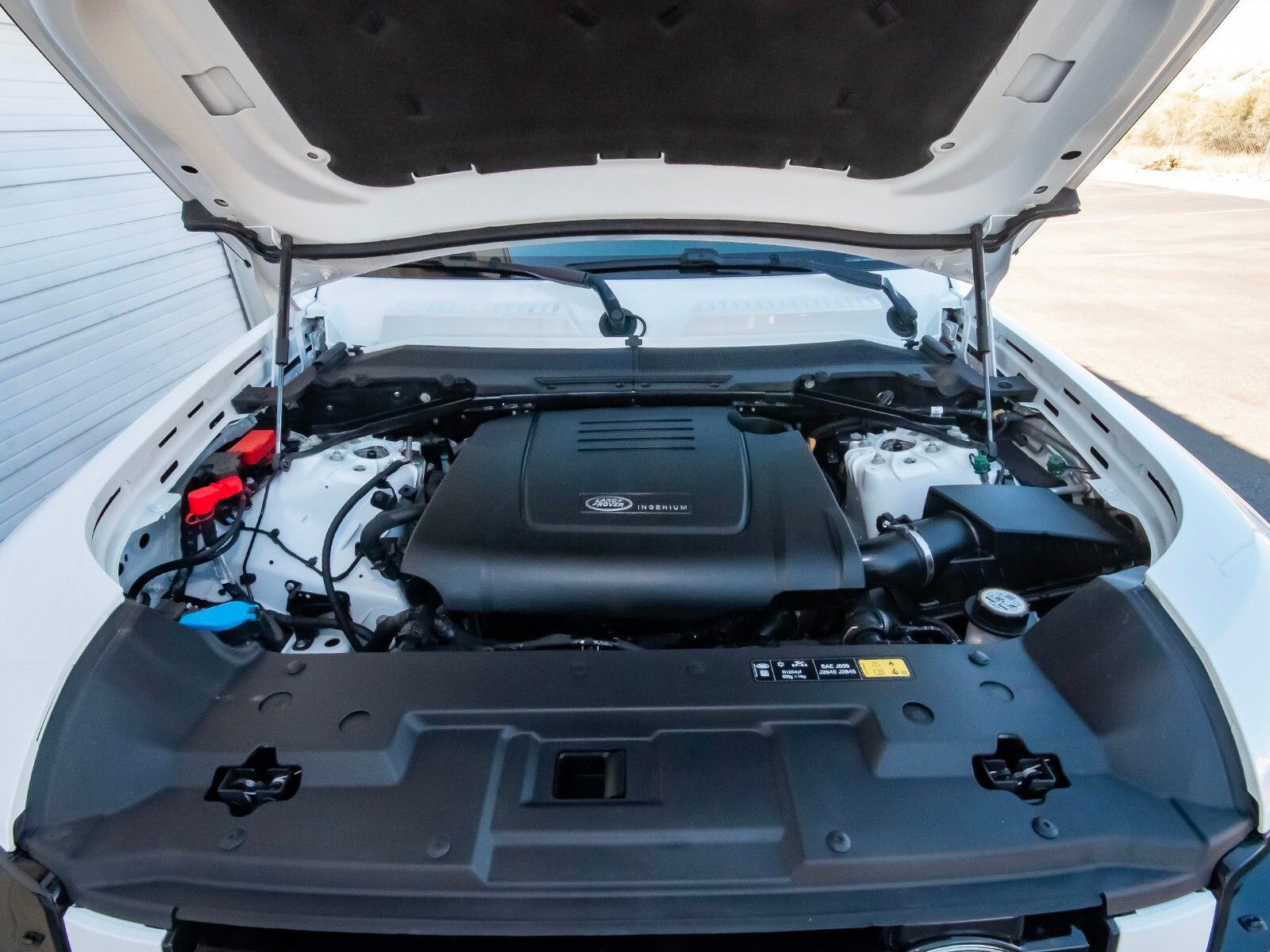 Used 2025 Land Rover Defender 90 S image 50