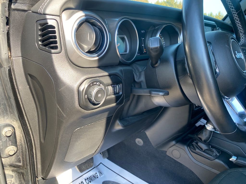 Used 2021 Jeep Wrangler Unlimited Sahara w/ Uconnect 4C Nav & Sound Group image 13