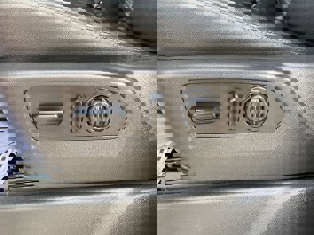 Used 2021 Chevrolet Silverado 2500 LTZ w/ LTZ Convenience Package image 12