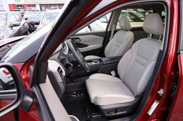Certified 2024 Nissan Rogue SV w/ SV Premium Package AWD/4WD image 10