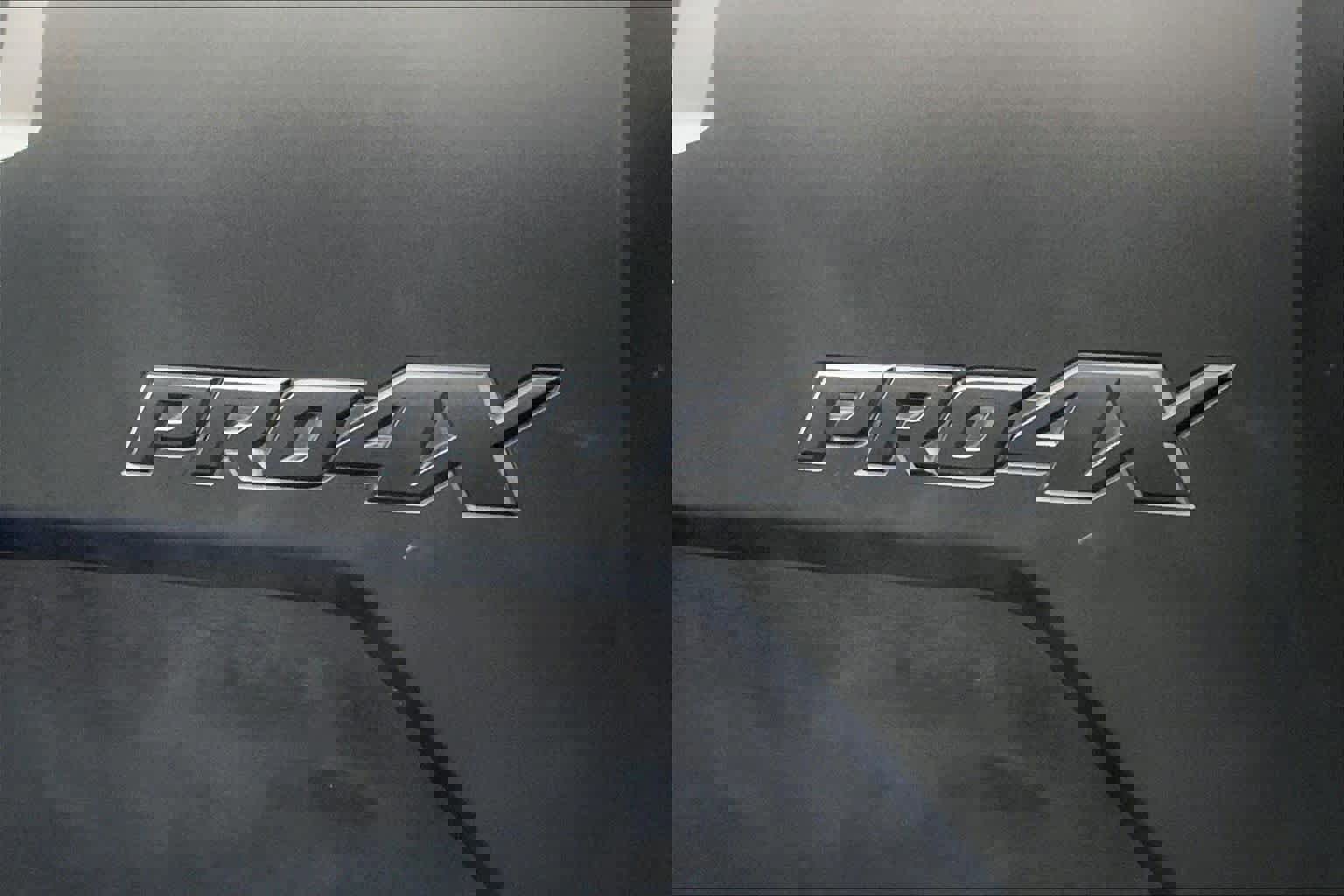 Used 2020 Nissan Titan PRO-4X w/ Pro-4x Convenience Package image 10