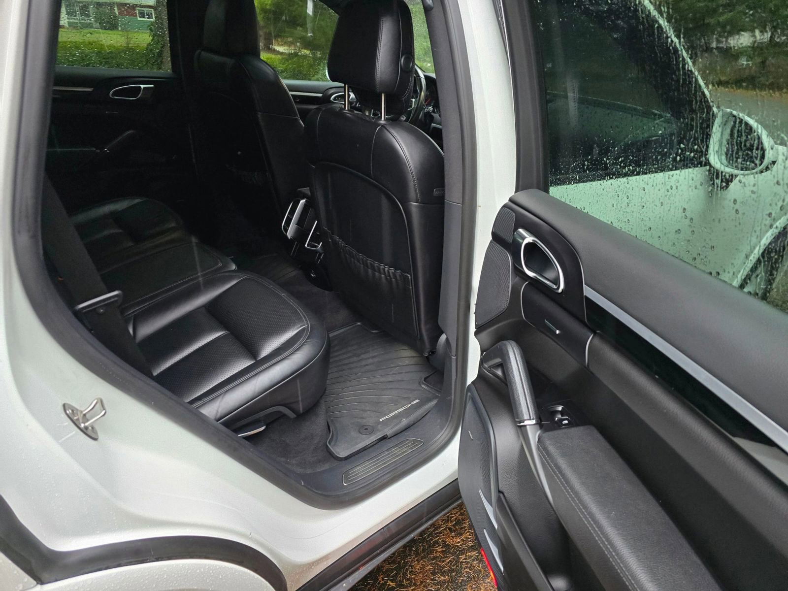 Used 2017 Porsche Cayenne Platinum Edition image 13