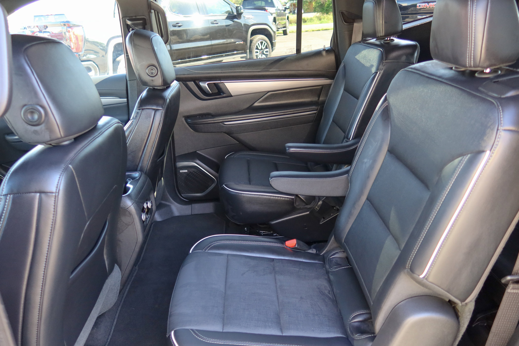 Used 2025 Buick Enclave Preferred FWD image 17