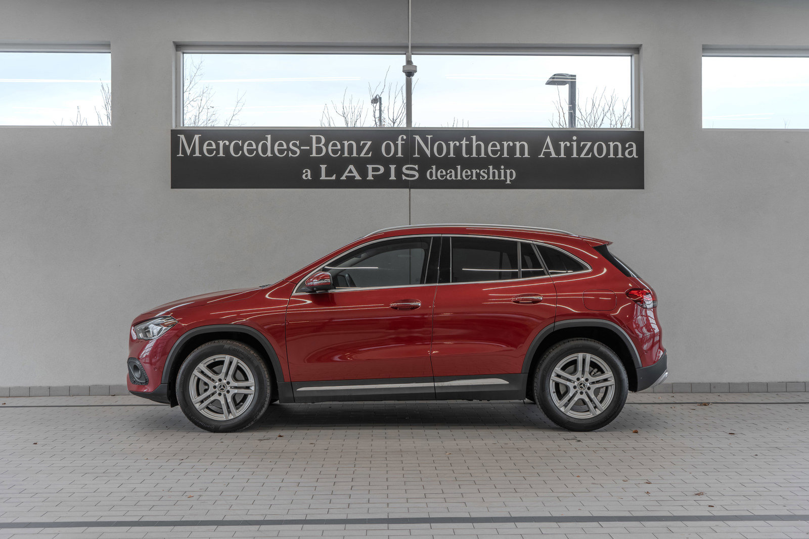 Used 2021 Mercedes-Benz GLA 250 4MATIC image 2