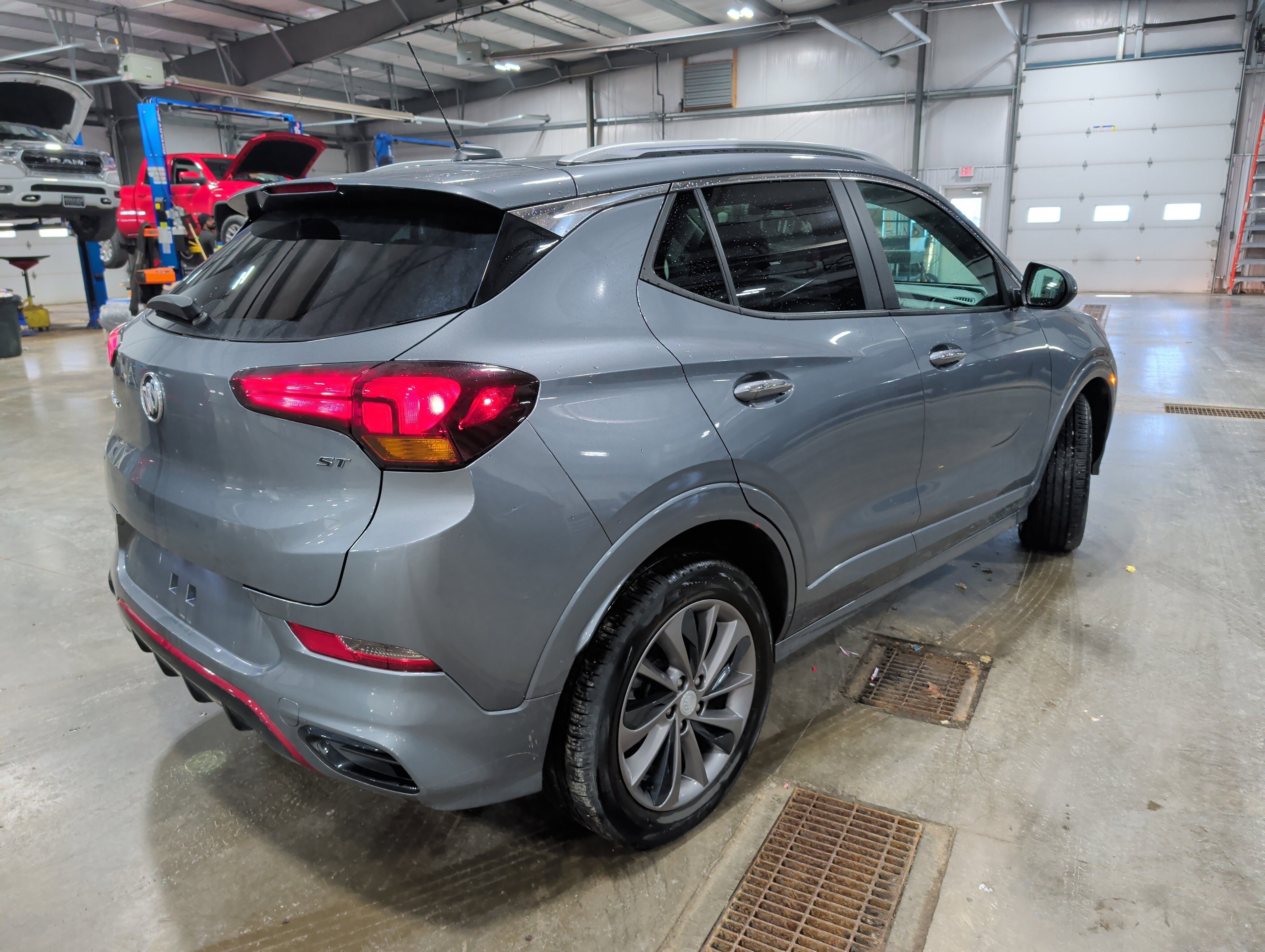 Used 2020 Buick Encore GX Select w/ Sport Touring Package image 3