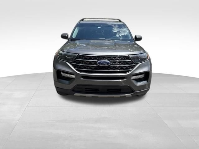 Used 2021 Ford Explorer XLT w/ Equipment Group 202A RWD image 2