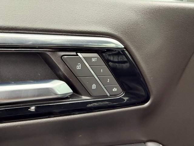 Used 2025 Chevrolet Tahoe Z71 w/ Comfort Package image 10