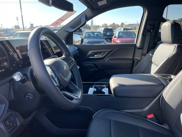 Used 2025 Chevrolet Silverado EV LT AWD/4WD image 14