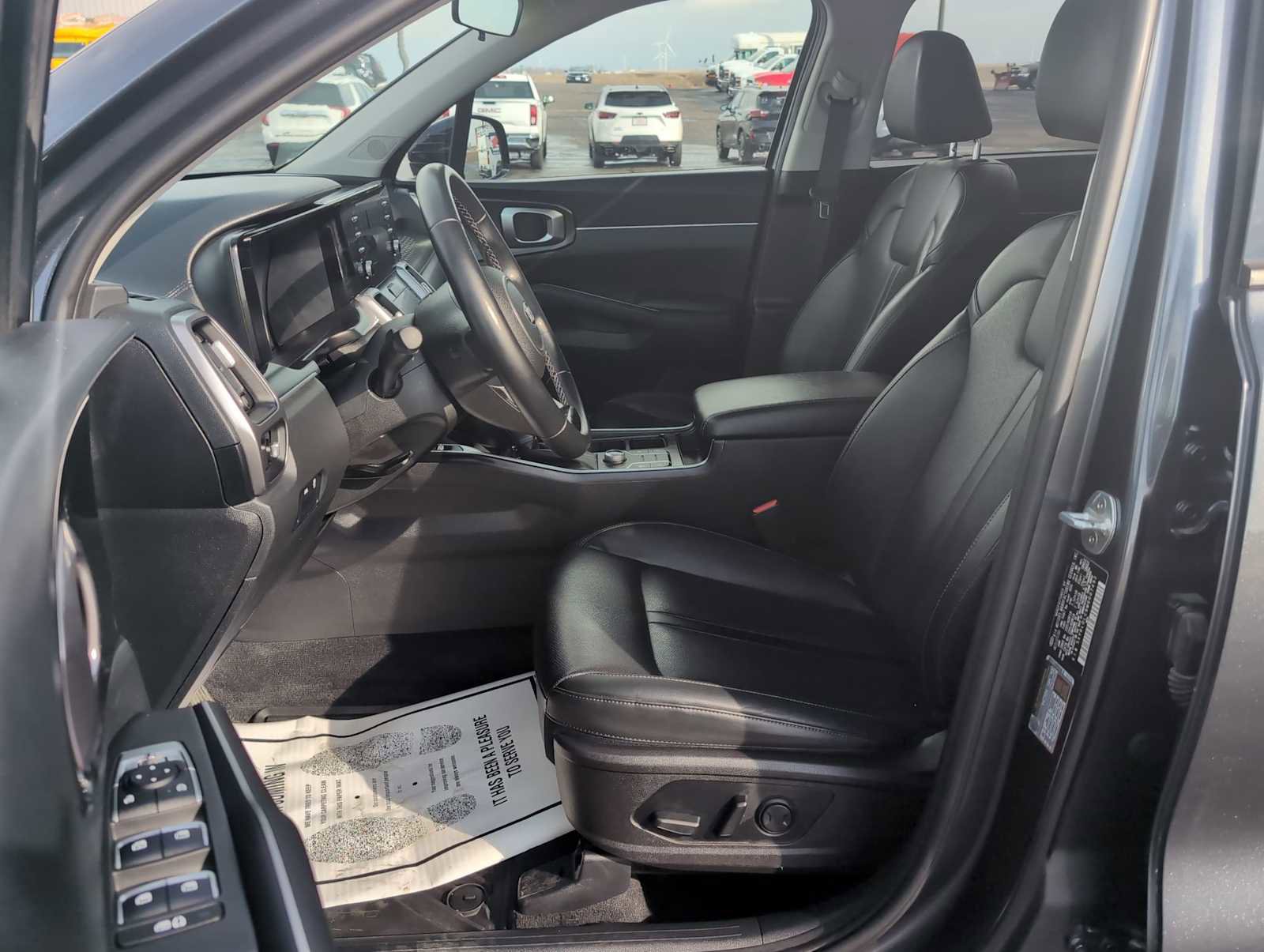 Used 2021 Kia Sorento S w/ Panoramic Sunroof Package image 19