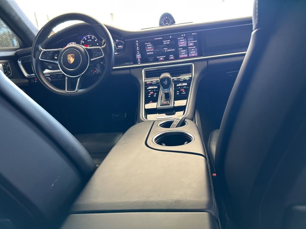 Used 2020 Porsche Panamera GTS image 36