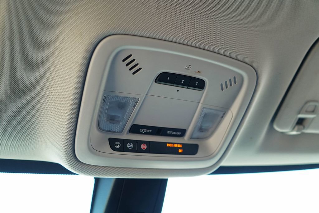 Used 2019 Chevrolet Traverse Premier w/ Driver Confidence II Package image 29