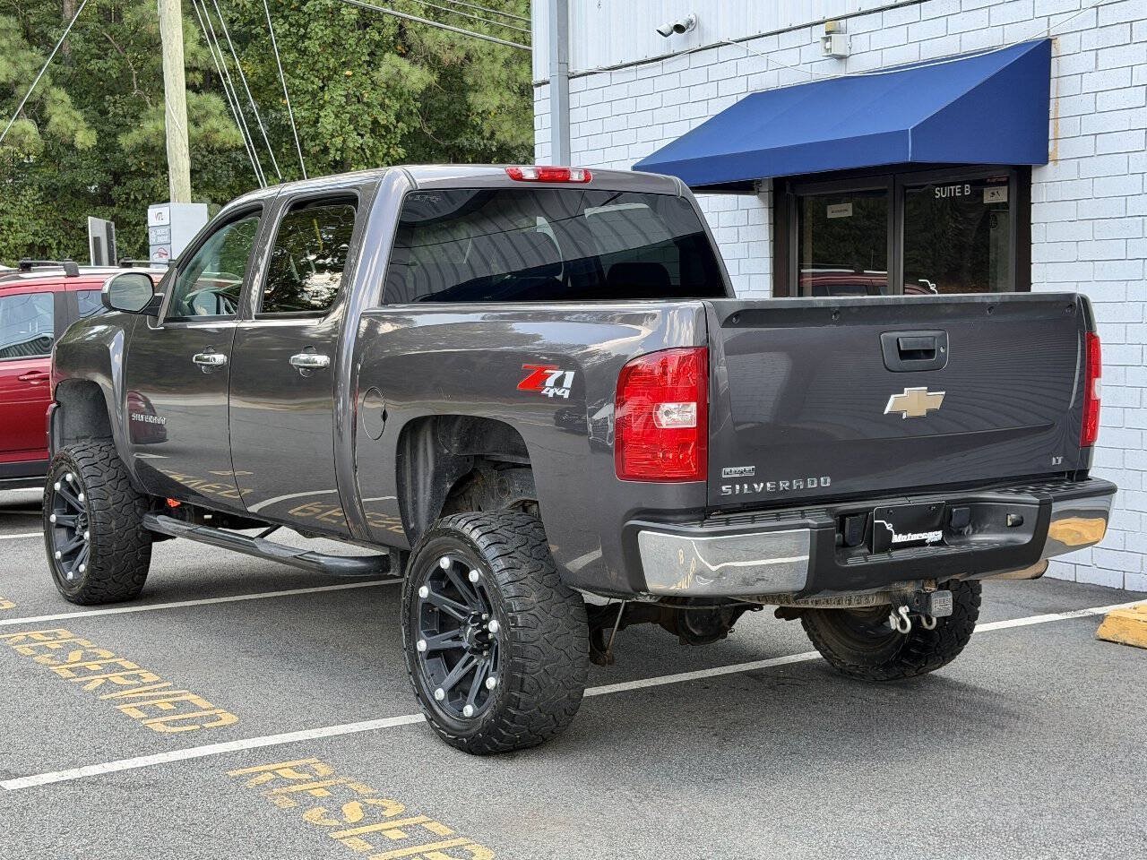 Used 2010 Chevrolet Silverado 1500 LT w/ Power Pack Plus AWD/4WD image 4