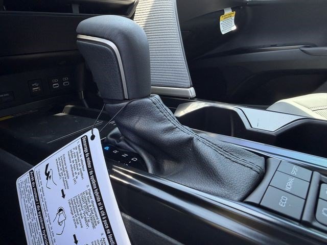 New 2026 Toyota Camry SE w/ Convenience Package FWD image 18