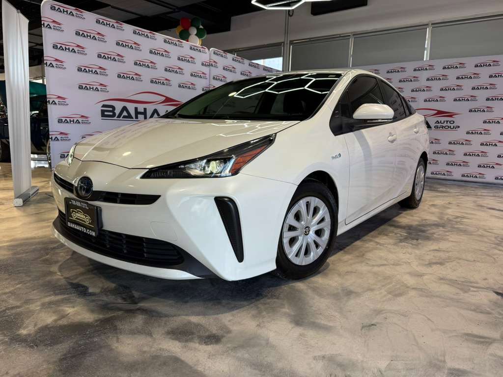 Used 2019 Toyota Prius L Eco image 2