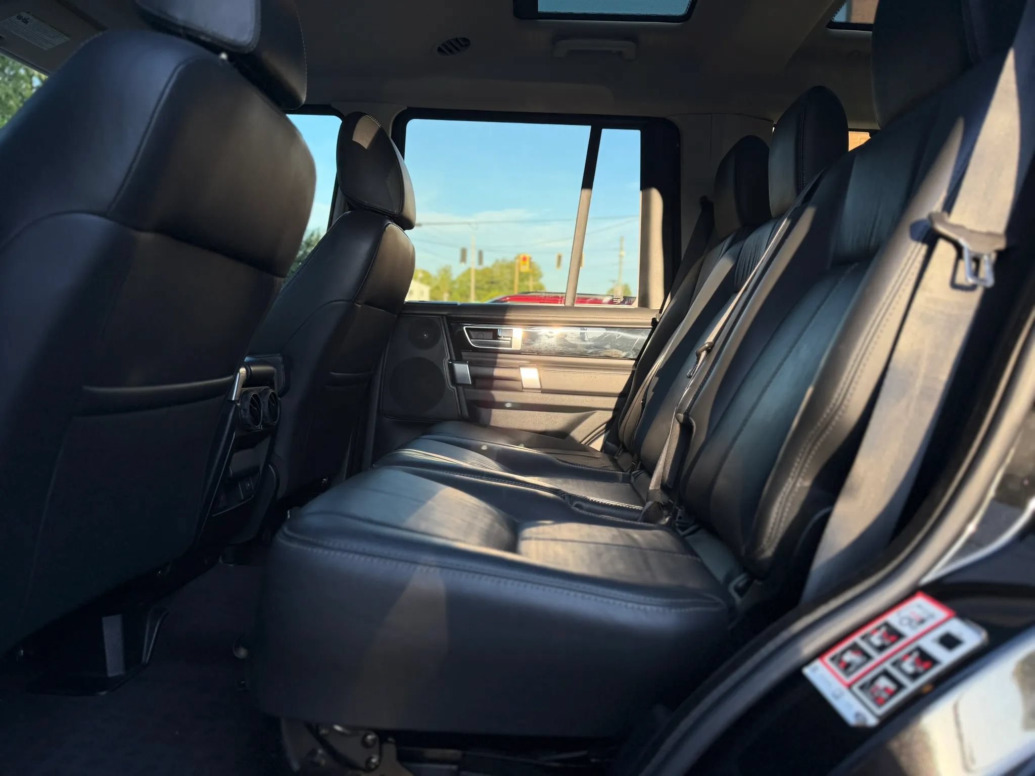 Used 2016 Land Rover LR4 HSE LUX AWD/4WD image 31