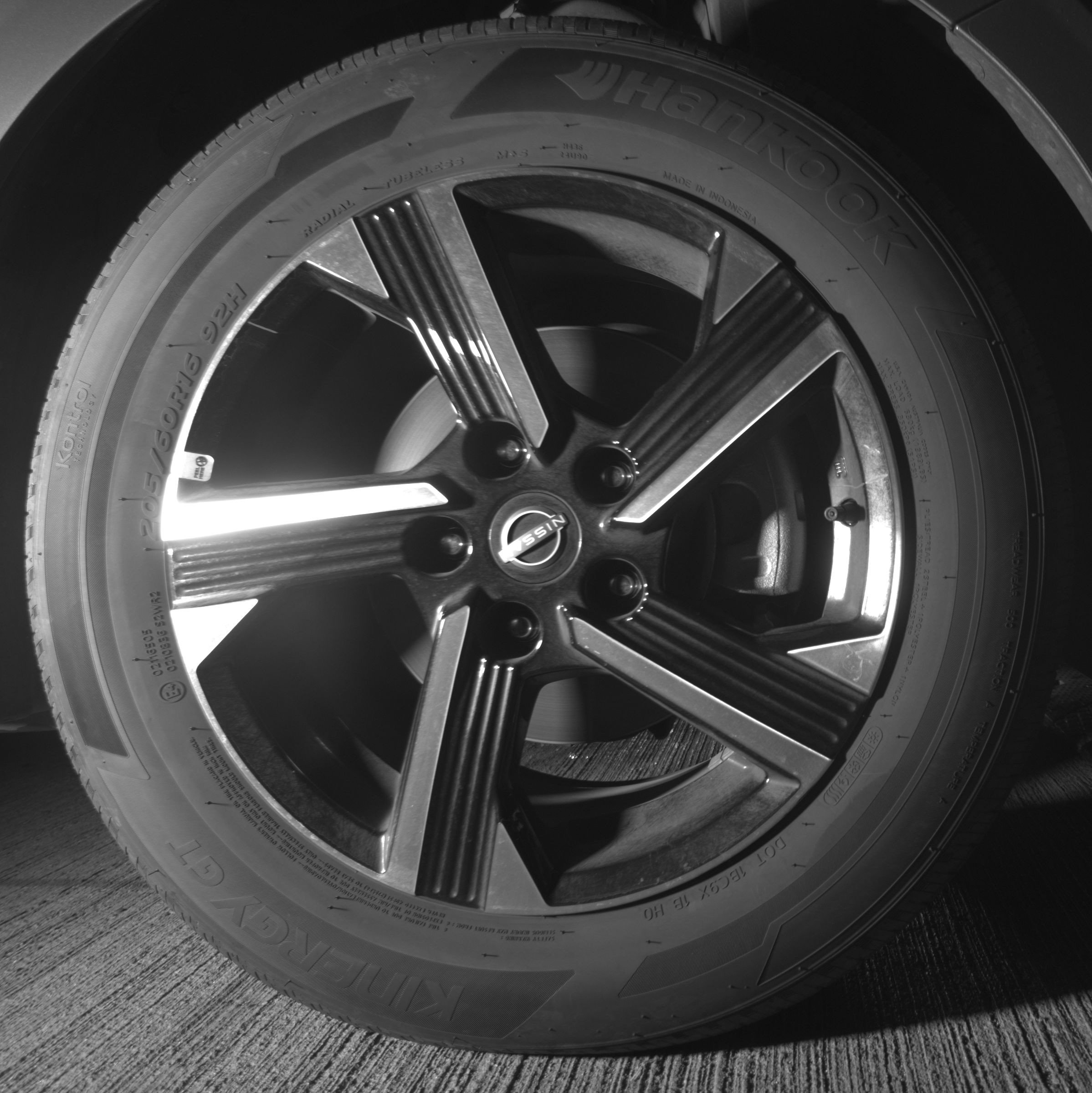 Used 2025 Nissan Sentra SV image 13