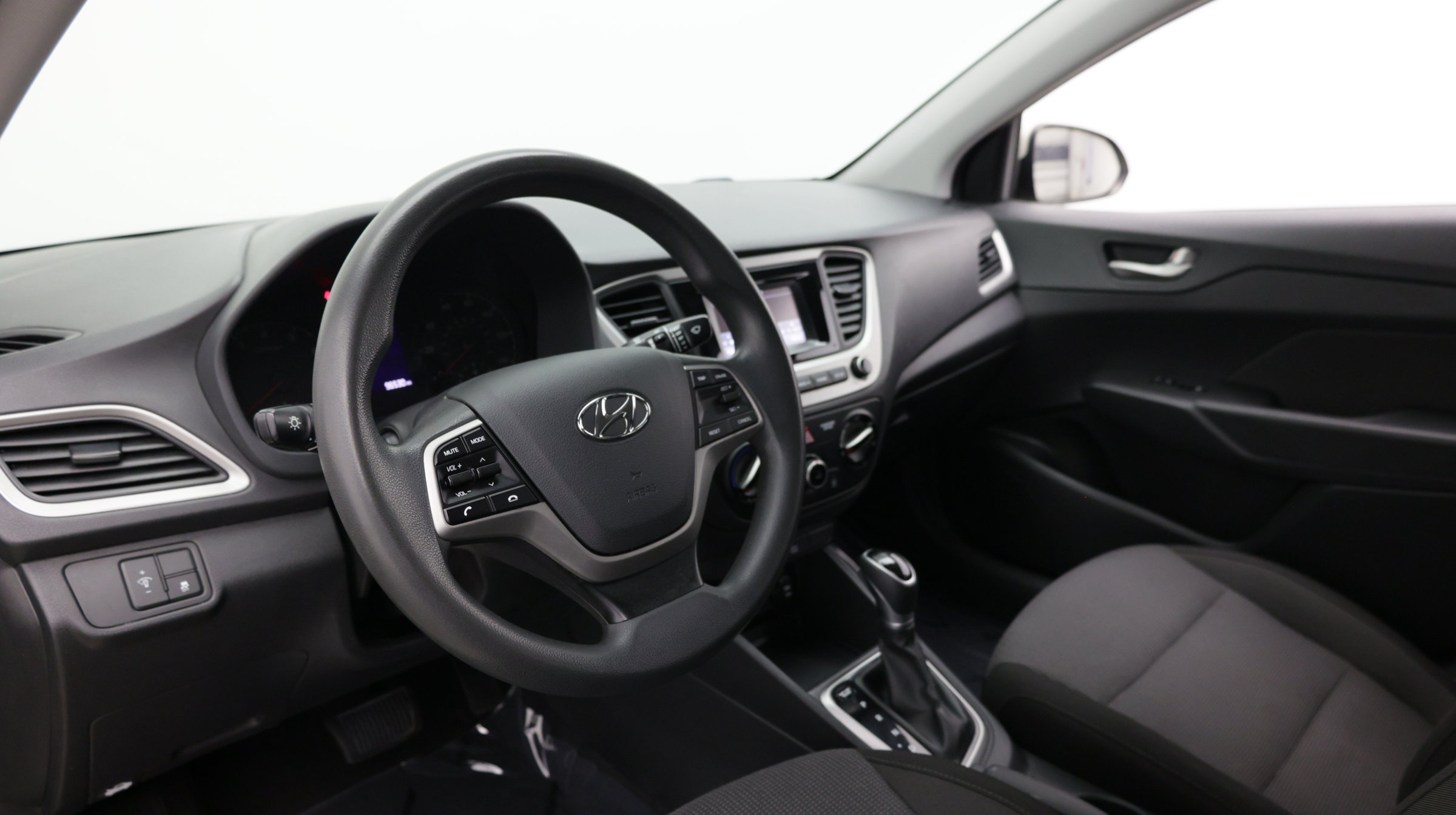Used 2020 Hyundai Accent SE FWD image 8