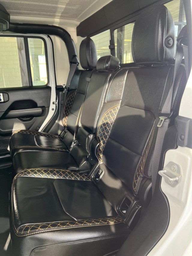 Used 2021 Jeep Gladiator Overland image 9