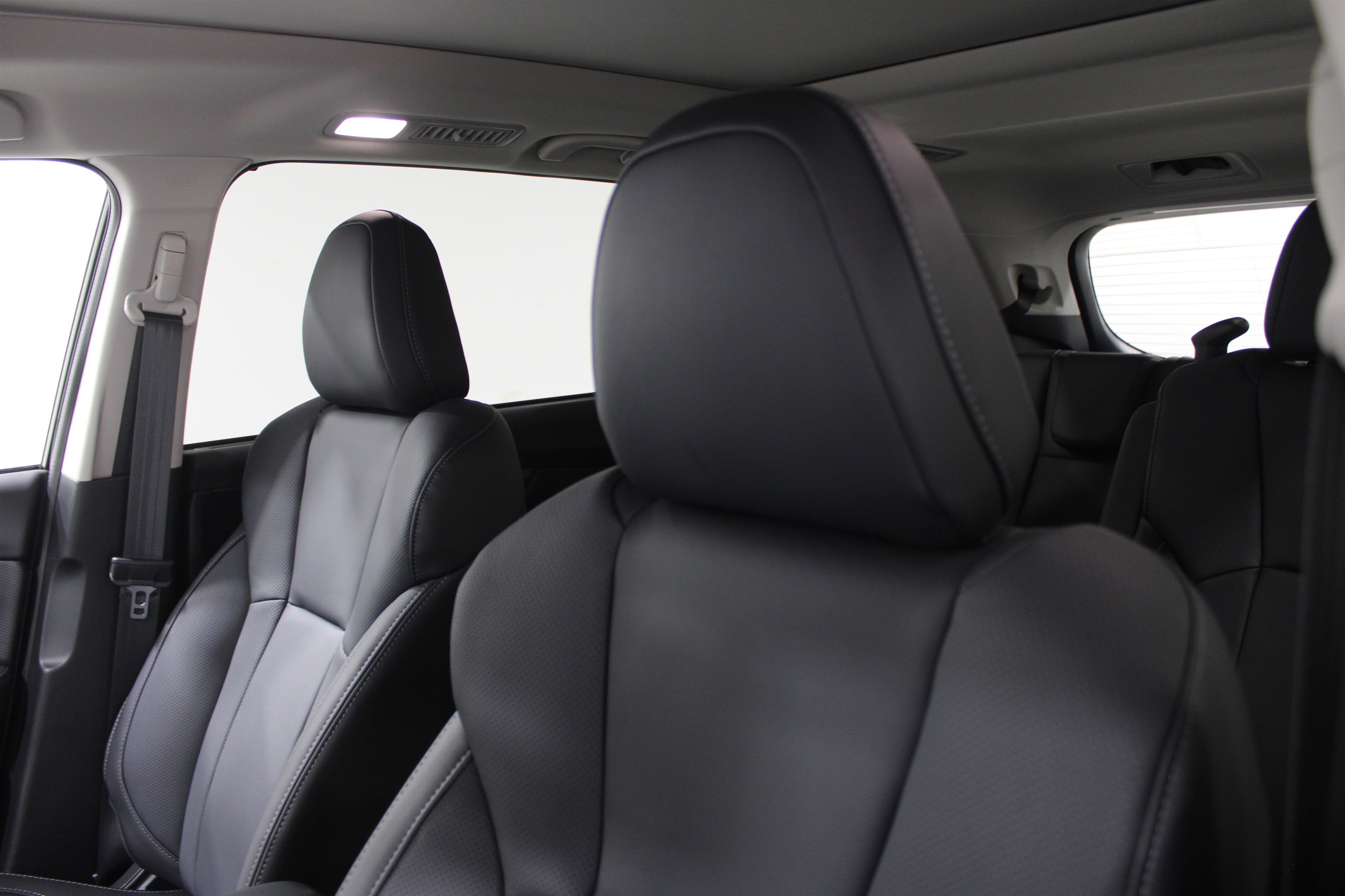 New 2025 Subaru Ascent Limited image 5